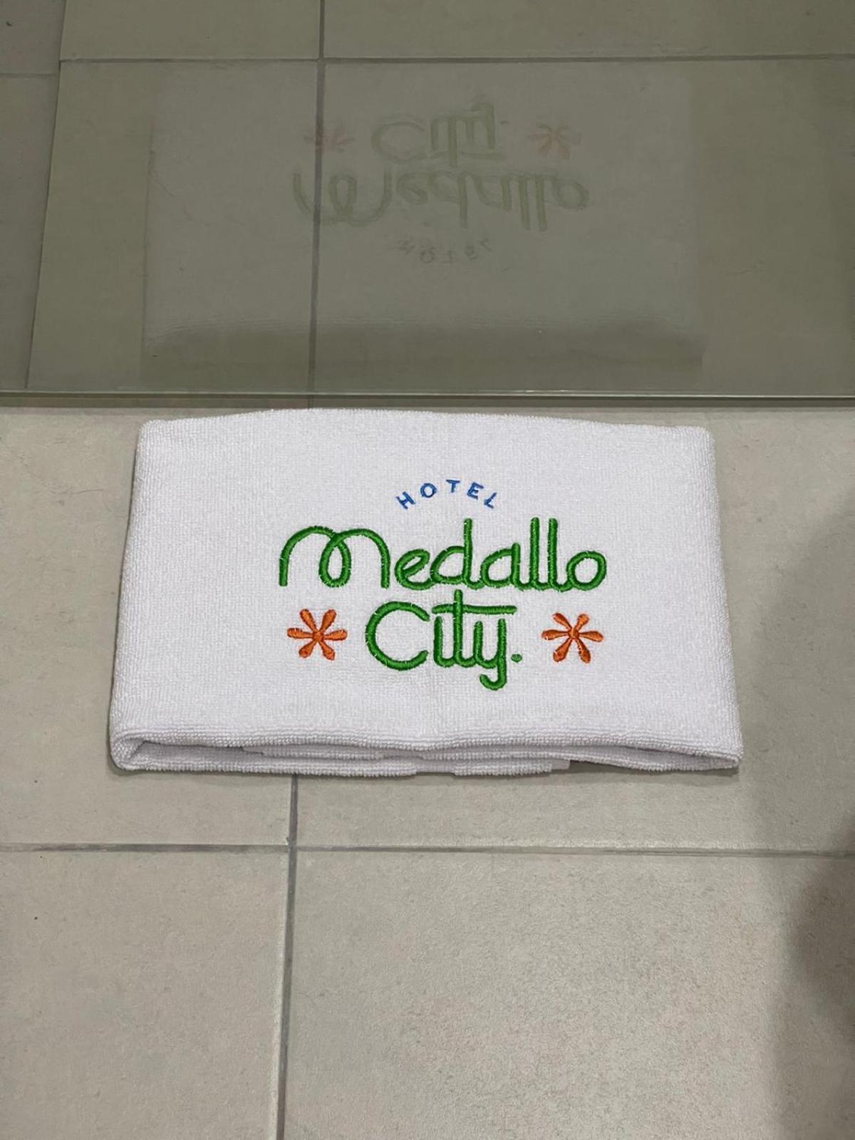 מדיין Hotel Medallo City מראה חיצוני תמונה